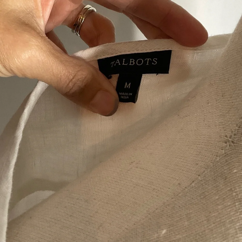Talbots White Round Neck Linen Button Up Roll Tab Long Sleeve Shirt Size Medium